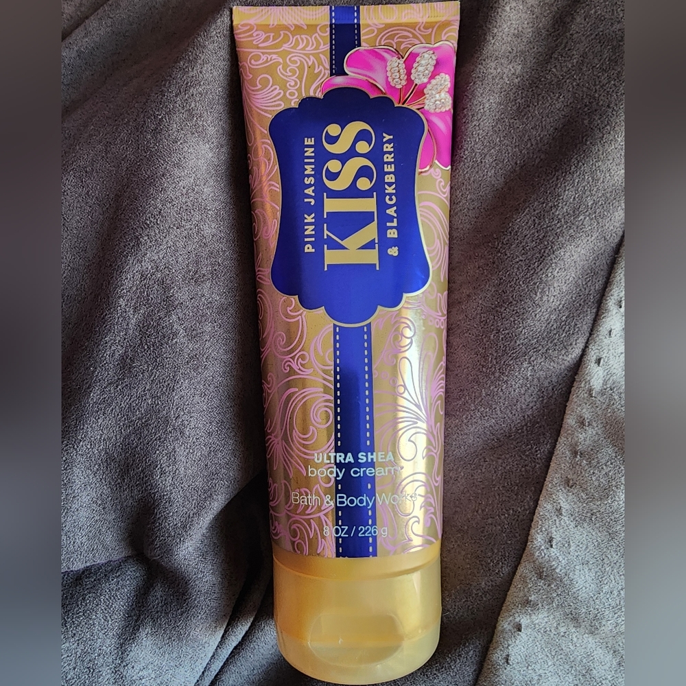Bath and Body Works KISS Pink Jasmine & Blackberry RARE